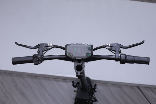 CR4 – Trottinette Électrique Double Moteur 1200W
